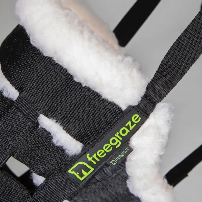 Shires - FreeGraze Comfort Grazing Muzzle BLACK-1